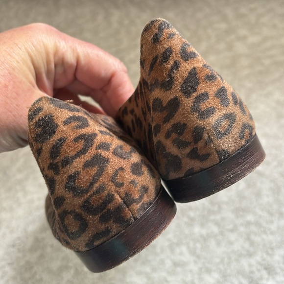 Manolo Blahnik leopard print flats - Picture 4 of 12